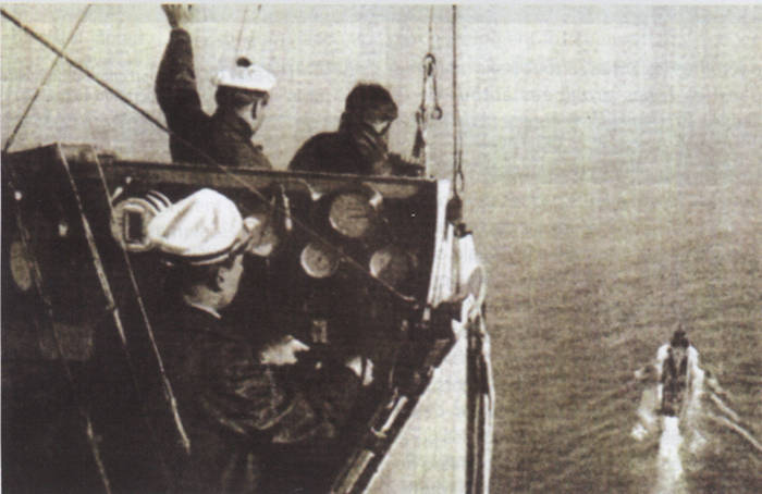 Dirigeable de la marine guettant les U-boot
