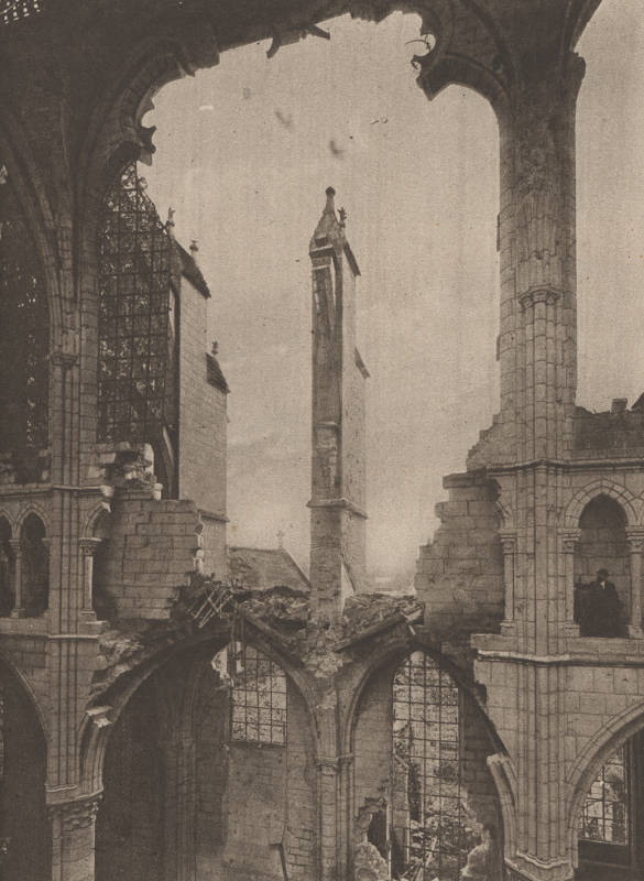 Cathédrale de Soissons bombardée