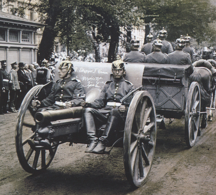 Lors d'un défilé en 1914