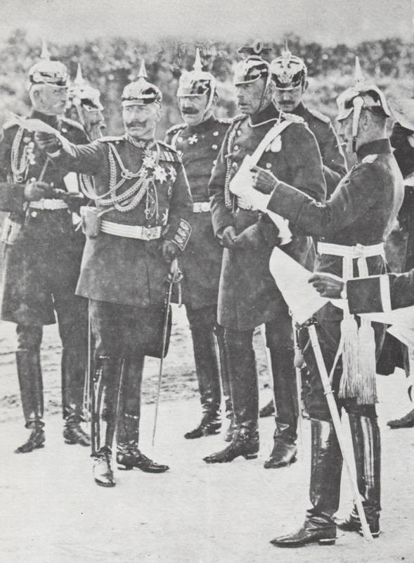 Le kaiser en visite sur le front avec son état-major