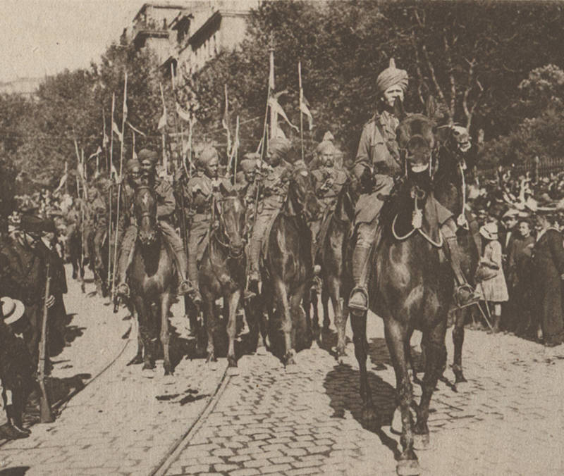 Cavalerie Cipaye défilant en France
