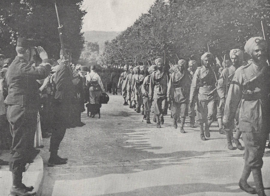 Troupes indiennes défilant à Marseille