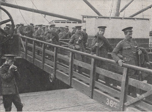 soldats anglais débarquant à Rouen en 1914