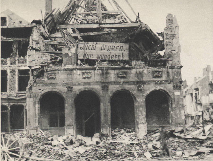 Péronne détruite - Hôtel de ville