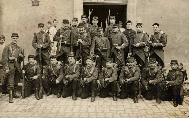 19 juillet 1913 : Les Français portent le service militaire de 2 à 3 ans Latroupe